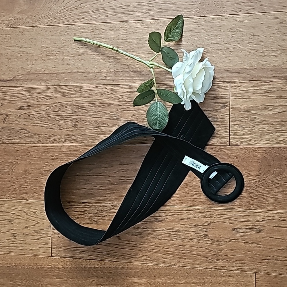 New faux suede belt